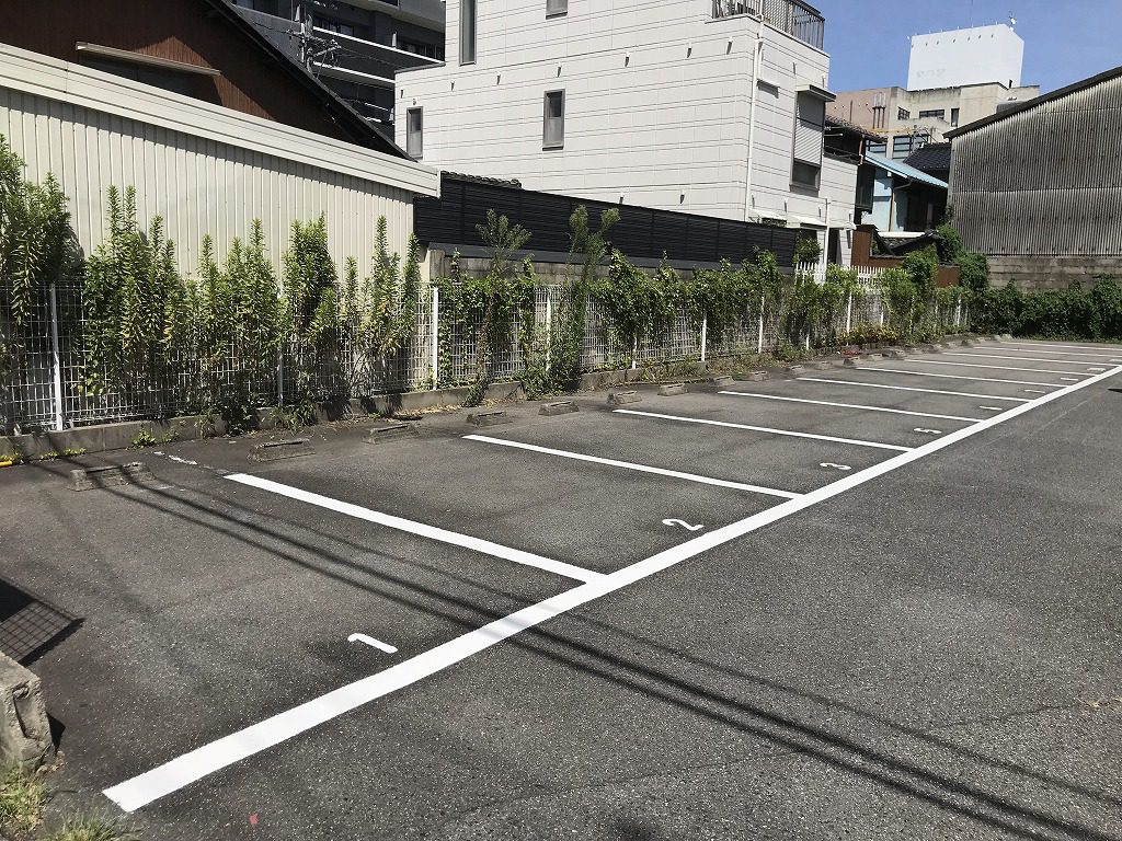 名古屋市中村区　駐車場ライン引き直し