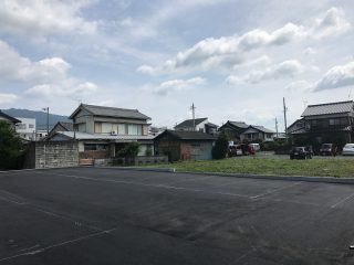 新城市　駐車場ライン工事