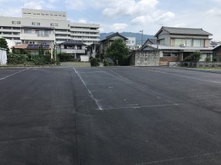 新城市　駐車場ライン工事