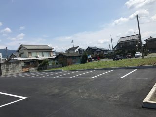 新城市　駐車場ライン工事