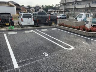 名古屋市南区　アパート駐車場ライン工事