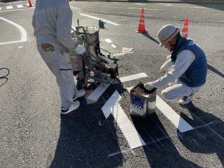 名古屋市名東区　病院構内道路　ライン工事