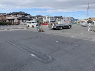 刈谷市　パチンコ店駐車場　塗り替え工事
