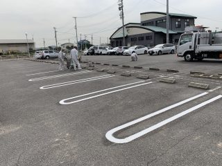 愛知県　常滑市　店舗駐車場　塗り替え工事