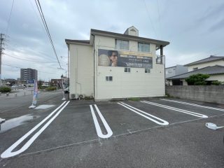 愛知県　小牧市　店舗駐車場　ライン塗り替え工事