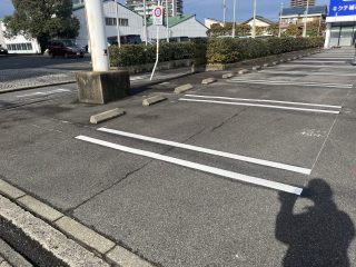 岐阜県　多治見市　店舗駐車場　塗り替え工事