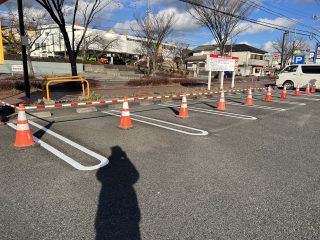 愛知県　みよし市　ドラッグストア駐車場　塗り替え工事
