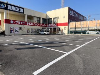 愛知県　岡崎市　店舗駐車場　ライン塗り替え工事