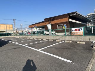 愛知県　岡崎市　店舗駐車場　ライン塗り替え工事