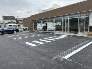 愛知県　豊田市　コンビニ駐車場　新設ライン工事
