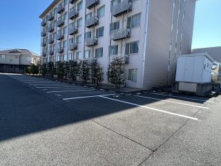 愛知県　刈谷市　マンション駐車場　塗り替え工事