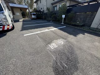 愛知県　東郷市　クリニック駐車場　塗り替え工事