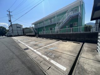 岐阜県　中津川市　アパート駐車場　塗り替え工事