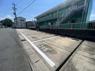 岐阜県　中津川市　アパート駐車場　塗り替え工事