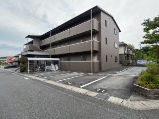 愛知県　豊田市　マンション駐車場　塗り替え工事
